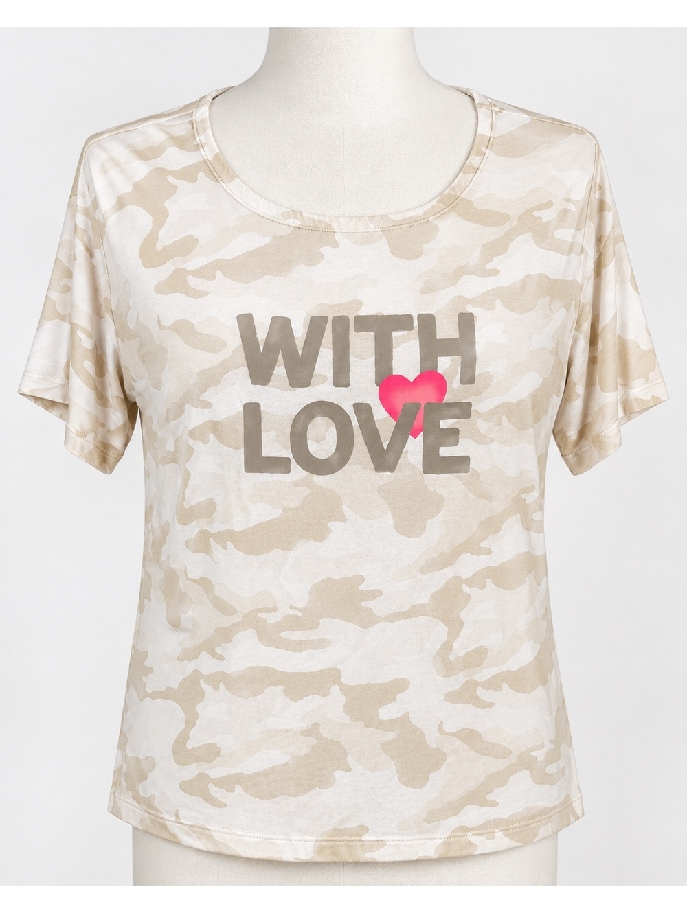 Old Navy Women’s Small Beige Camo With Love Heart Graphic Tee